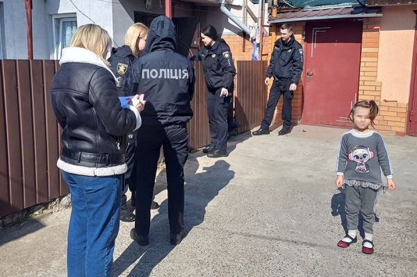 В Николаеве у матери-алкоголички забрали ребенка