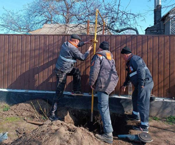 В Николаеве владельцы нескольких частных домов воровали газ из трубы на улице
