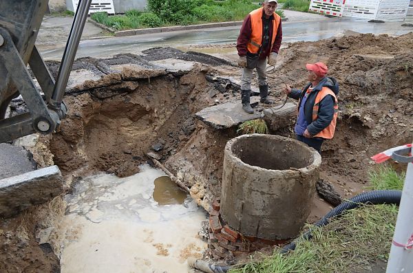 Воды в центре не будет еще два дня: «Николаевводоканал» сообщает о сложностях при ликвидации аварии