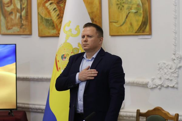 Тайным голосованием председателем Николаевского облсовета избран Антон Табунщик. Фото