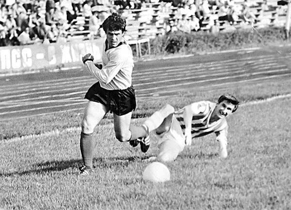 Легендарному форварду николаевского «Судостроителя» Евгению Деревяге – 75!