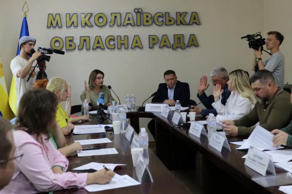 Больницы должны получать больше пакетов от НСЗУ и предоставлять больше услуг, – глава Николаевского облсовета Антон Табунщик