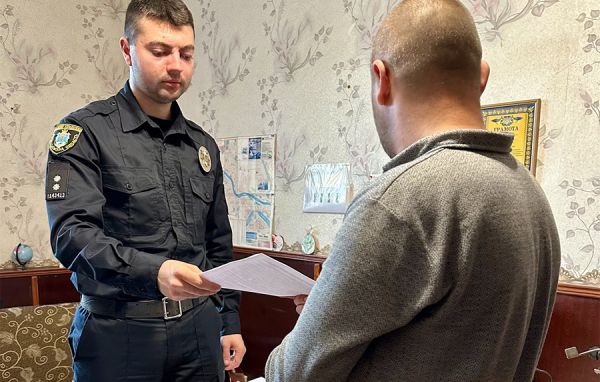 На Николаевщине недовольный покупатель всадил отвертку в спину продавщице