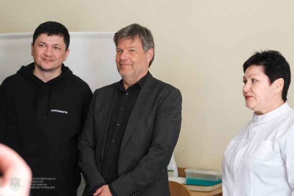 Вице-канцлер Германии Роберт Габек в Николаеве – общался с Кимом, посетил больницу