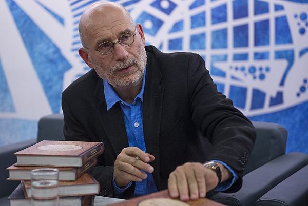 Знаменитый «террорист и экстремист» Борис Акунин написал новую книгу