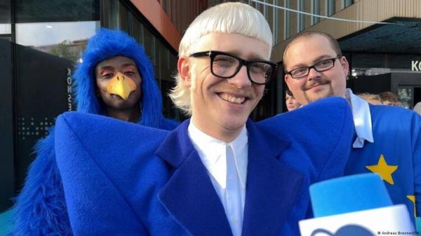 Певец из Нидерландов дисквалифицирован и отстранен от участия в Евровидении-2024