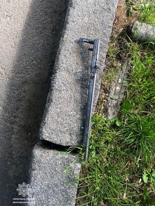 По Николаеву ходил мужчина с самодельным оружием