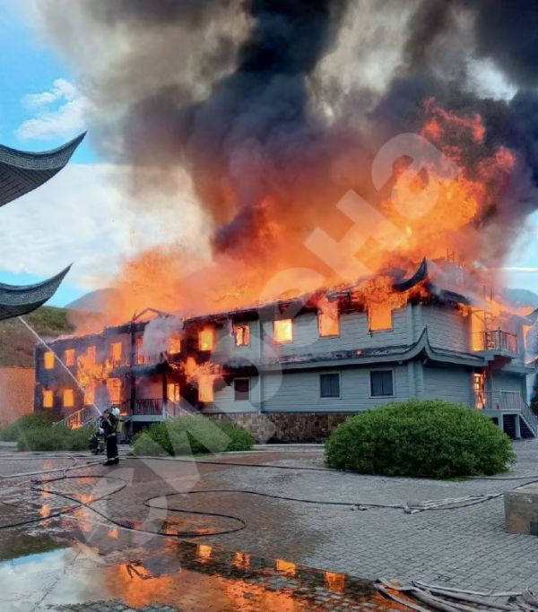 На Алтае подгорела резиденция путина