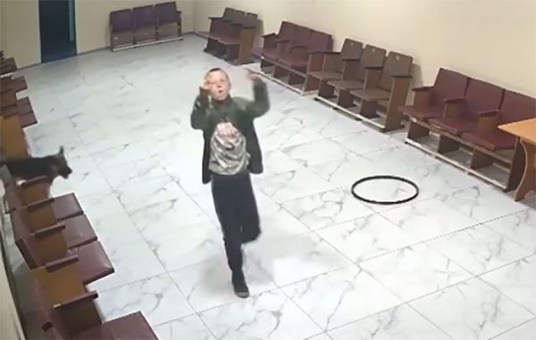 Мать 12-летнего очаковца наказали за неприличное поведение сына в убежище