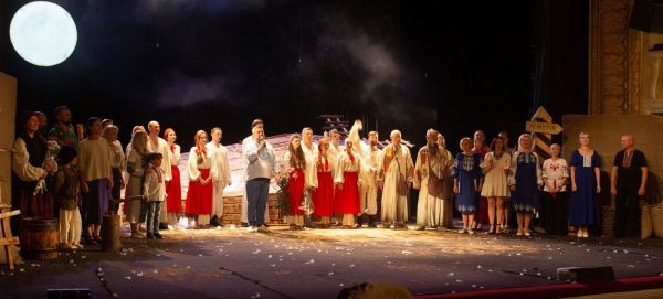 Николаевский академический художественный драматический театр торжественно завершил 101-й сезон