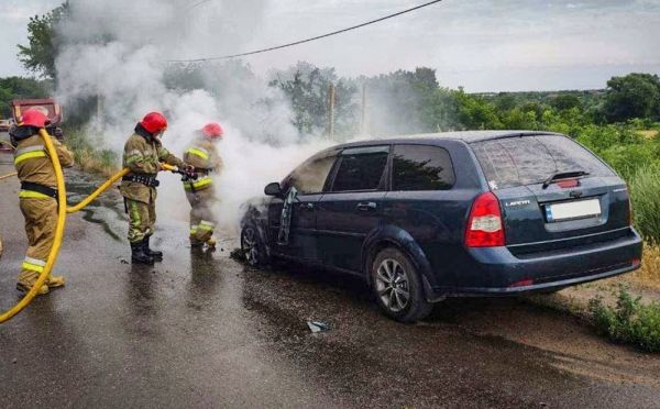 На Николаевщине во время движения загорелся «Шевроле»