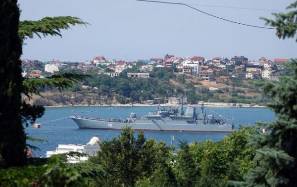 В Севастополе взрывы, Крымский мост закрыт