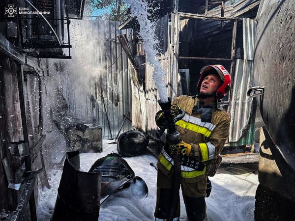 В Николаеве в Варваровке тушили пожар на АЗС