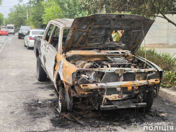 В Николаеве на улице Сенной сожгли «Мицубиси»