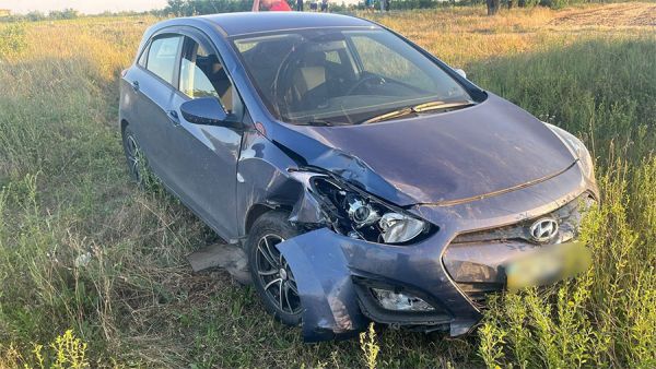 На трассе на Николаевщине подростки на мотоцикле не разъехались с Hyundai