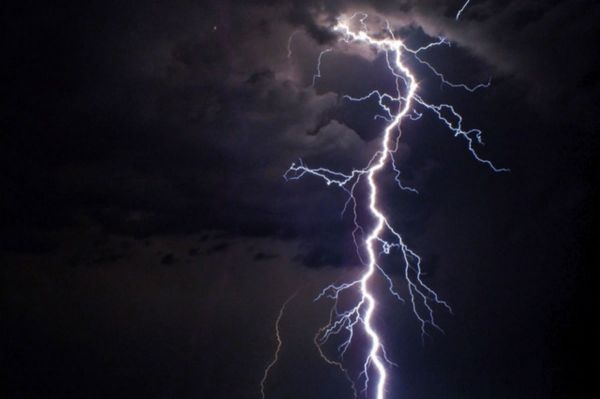 В Николаевской области от удара молнии погибла женщина