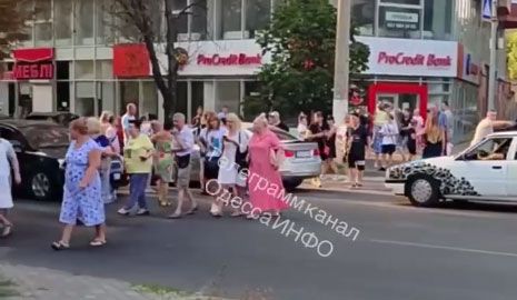 Жители Одессы перекрыли дорогу, протестуя против отключений электричества