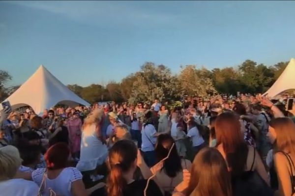 На фестивале «Музыки и цветов» в Николаеве собрали деньги для ВСУ