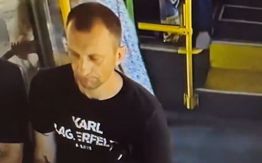 В Николаеве пассажир напал на водителя автобуса: горожан просят помочь опознать хулигана