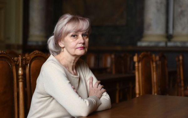 Ирине Фарион выстрелили в висок на улице во Львове. За её жизнь борются врачи