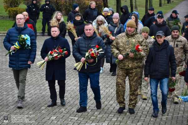 В Николаеве почтили память жертв голодоморов