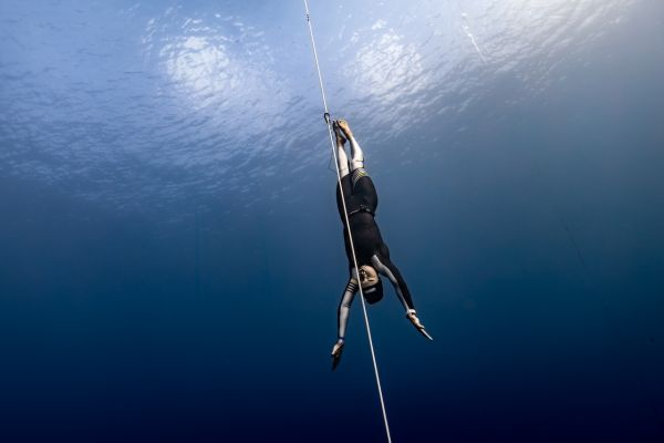 Николаевская ныряльщица побила мировой рекорд: погрузилась на 82 метра без ласт