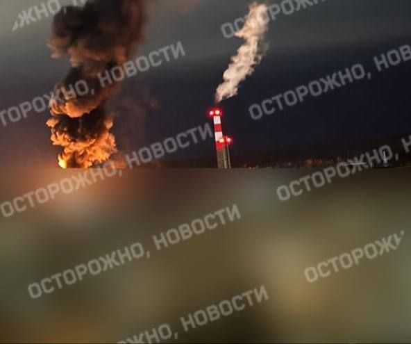 Беспилотники подожгли военный завод и нефтебазу в Калуге