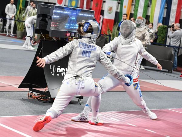 Николаевцы Алина Полозюк фехтовала в 1/16 финала кубка мира в Пусане, Юрий Цап – в 1/32 на Гран-при в Орлеане