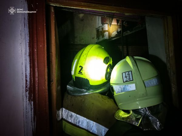 В Николаевской области в доме, где проживает шестеро детей, произошел пожар