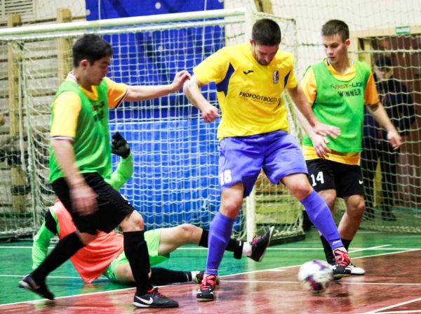 В зимнем чемпионате города Николаева по футзалу без потерь идут пять команд