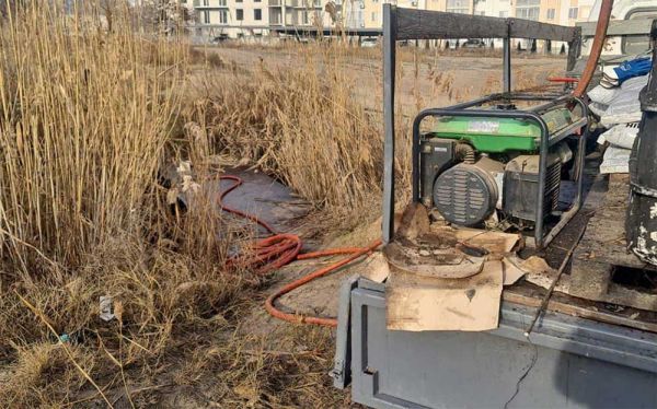 Экологическая катастрофа в Николаеве: откачка масла продолжается, работы проведут и ночью