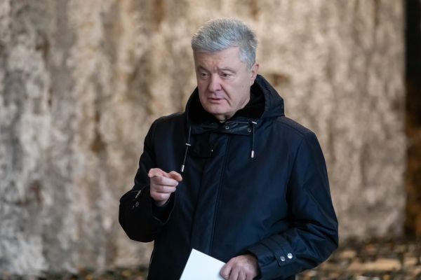 Украина ввела санкции против бывшего президента Петра Порошенко