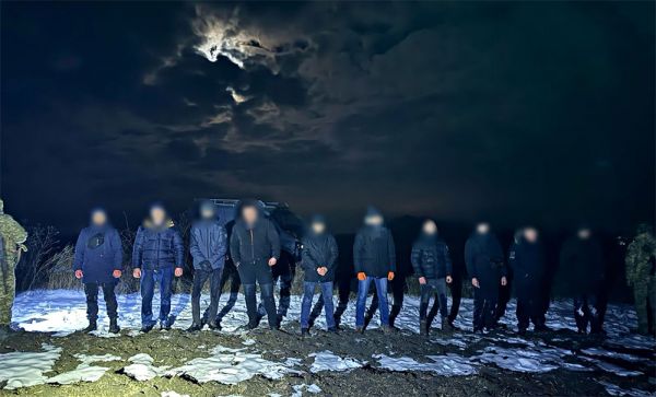 У границы задержали николаевцев, оплативших по 6,5 тысячи долларов за нелегальный переход в Молдову