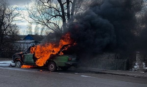 Николаевские пожарные потушили ВАЗ, который загорелся во время движения
