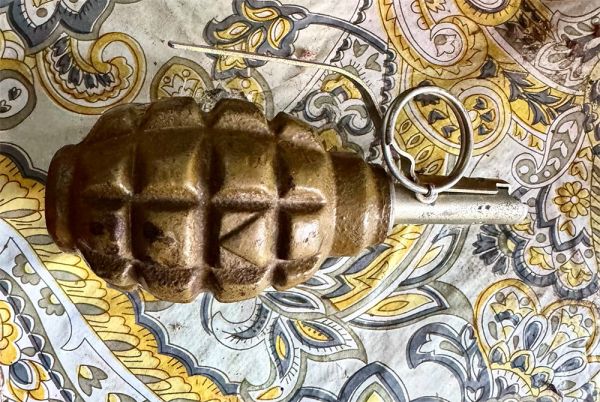 В Первомайске пьяный мужчина угрожал бросить гранату в соседскую квартиру