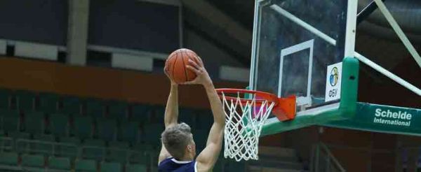 «Нико-Баскет» в последнем поединке регулярного чемпионата в высшей лиге уступает БК «Хмельницкий»