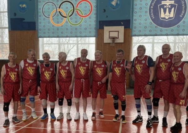 Баскетболисты Николаева завоевали первый трофей 2025 года – выиграли чемпионат Украины 70+