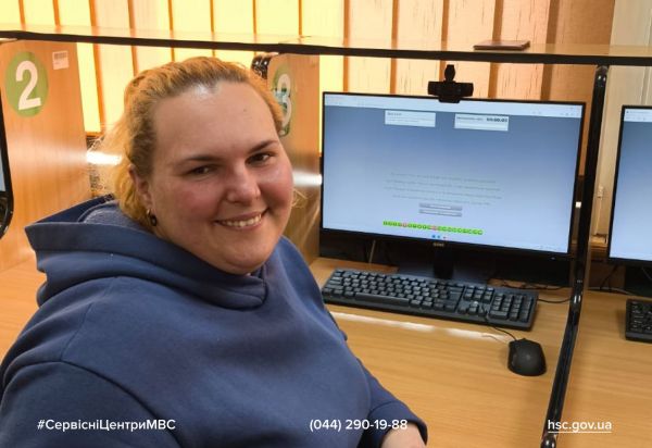 После сложного экзамена – сегодня в Николаеве стало больше водительниц трамваев