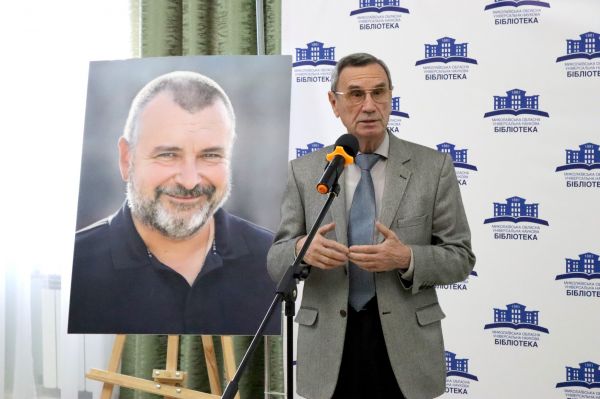 В Николаеве почтили память поэта и воина Глеба Бабича