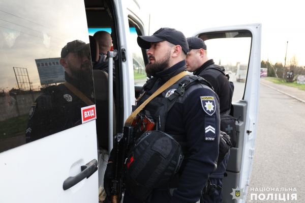 В Николаеве и области усилены меры безопасности: полиция проверяет всех подозрительных лиц