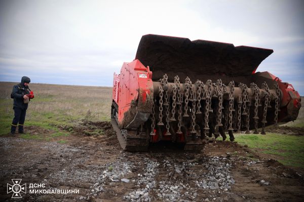 Козак ПМ-Л и MV-10: взрывоустойчивые машины помогают саперам ГСЧС разминировать Николаевскую область (фото)