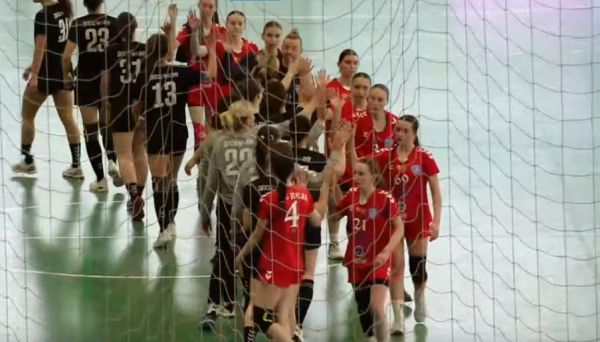 Гандболистки николаевского «Реала» сыграли матч суперлиги на территории... велотрека