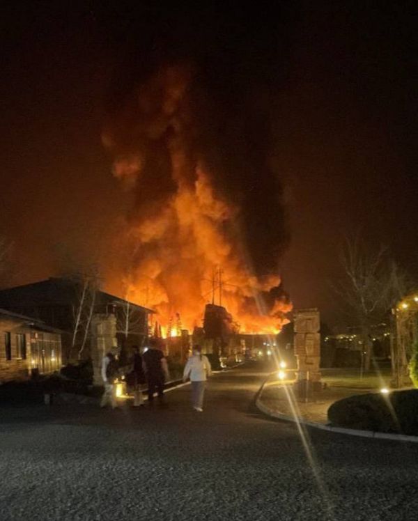 Дроны атаковали Днепр, в городе начались пожары