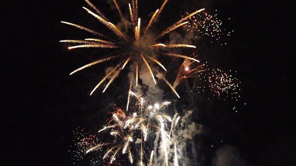 На следующую ночь после обстрела в Варваровке запустили салют: николаевская полиция начала проверку