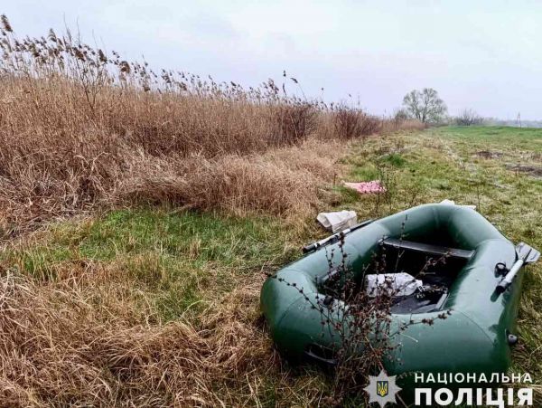 Ночью в Николаевской области на Южном Буге задержали браконьерскую лодку