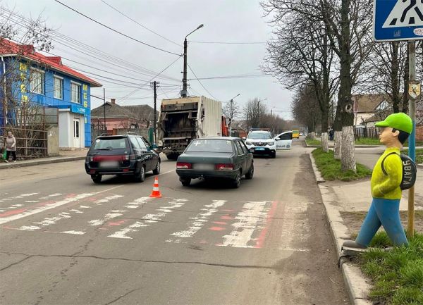 На Николаевщине пьяный водитель сбил женщину с ребенком на пешеходном переходе