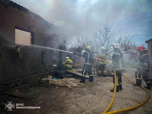 Два гаража, дом, три гектара камыша и сухостоя – пожары на Николаевщине