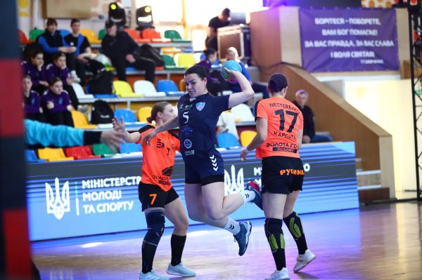 Гандболистки николаевского «Реала» сыграли последний поединок в регулярном чемпионате Украины в суперлиге