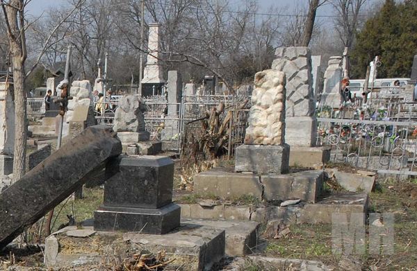 В Николаеве разрешили повторные захоронения в двух секторах на городском кладбище