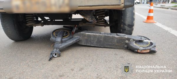 В Николаеве «Нива» сбила подростка на электросамокате